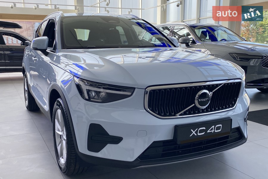 Volvo XC40 - фото 1