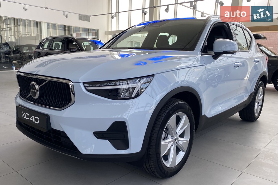 Volvo XC40 - фото 3