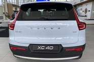 Volvo XC40 - фото 7