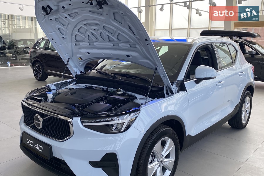 Volvo XC40 - фото 24