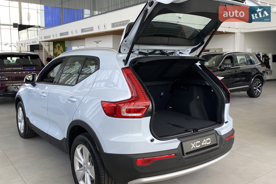 Volvo XC40 - фото 10