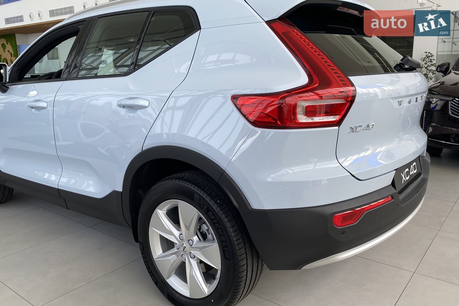 Volvo XC40 - фото 8