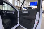 Volvo XC40 - фото 11