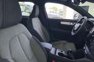 Volvo XC40 - фото 12
