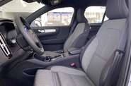 Volvo XC40 - фото 21