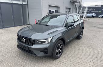 Volvo XC40 2025 Plus Dark
