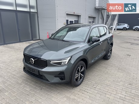 Volvo XC40 2025