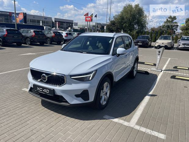 Volvo XC40 2025