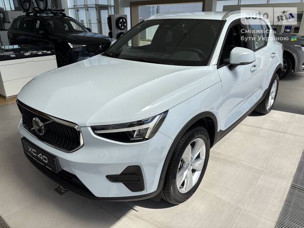 Volvo XC40 2025