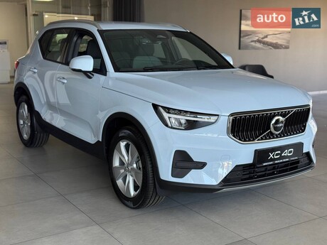 Volvo XC40 2025