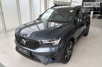 Volvo XC40 2025 Plus Dark
