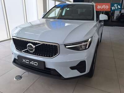 Volvo XC40 2025 Core