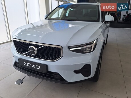 Volvo XC40 2025