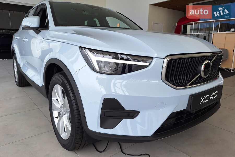 Volvo XC40 - фото 1