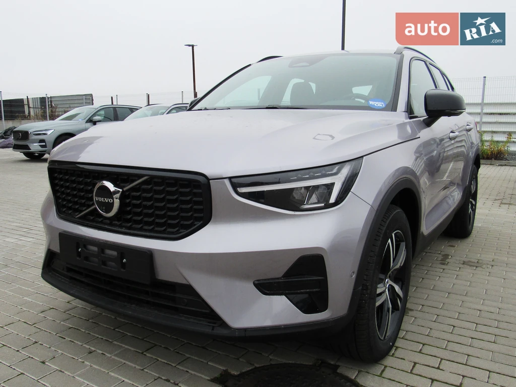 Volvo XC40 Plus Dark