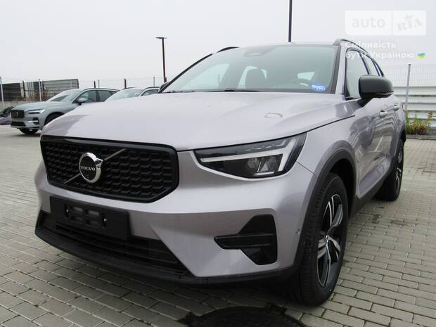 Volvo XC40 2025