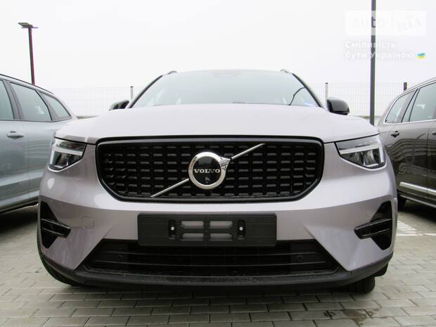 Volvo XC40 2025