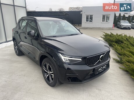Volvo XC40 2025