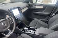 Volvo XC40 Plus Dark