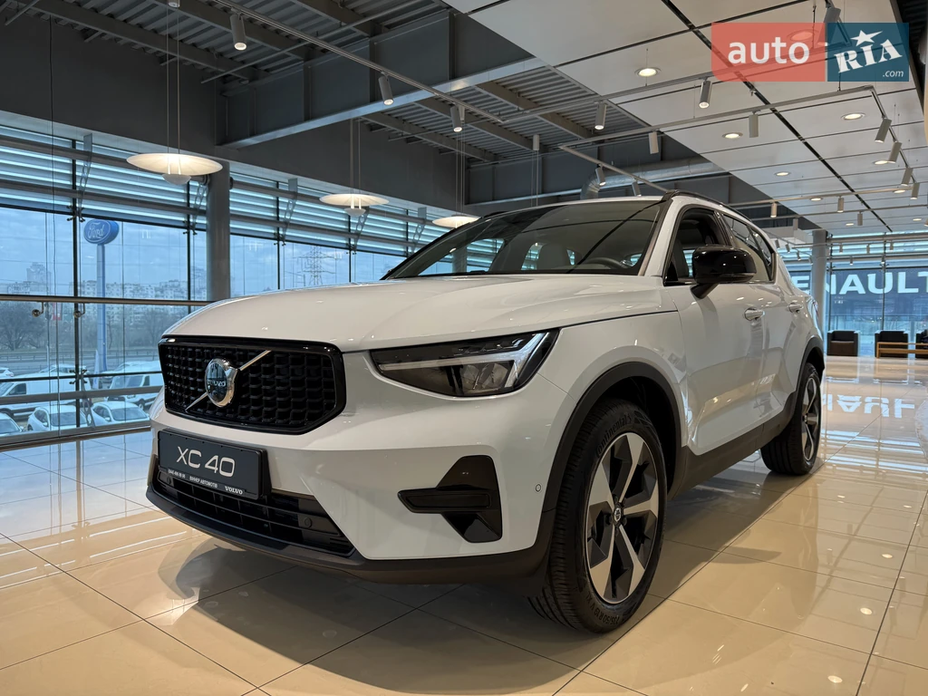 Volvo XC40 Plus Dark