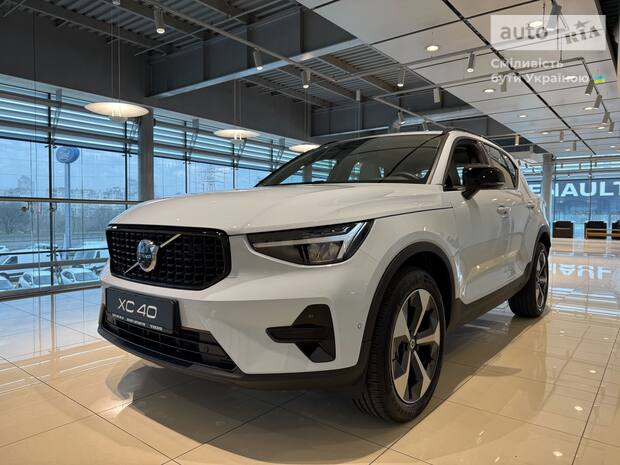 Volvo XC40 2025