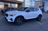 Volvo XC40 Plus Dark