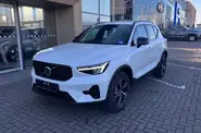 Volvo XC40 Plus Dark
