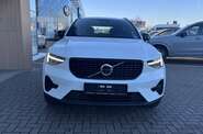 Volvo XC40 Plus Dark