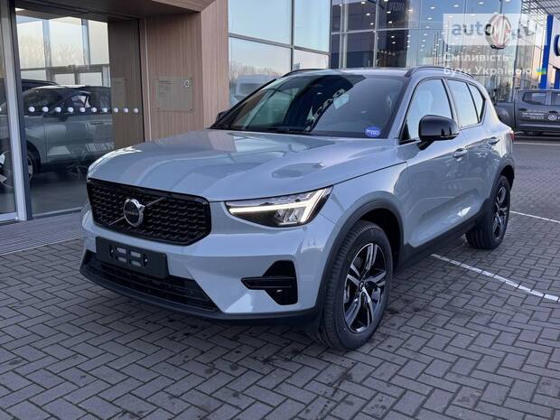 Volvo XC40 2025