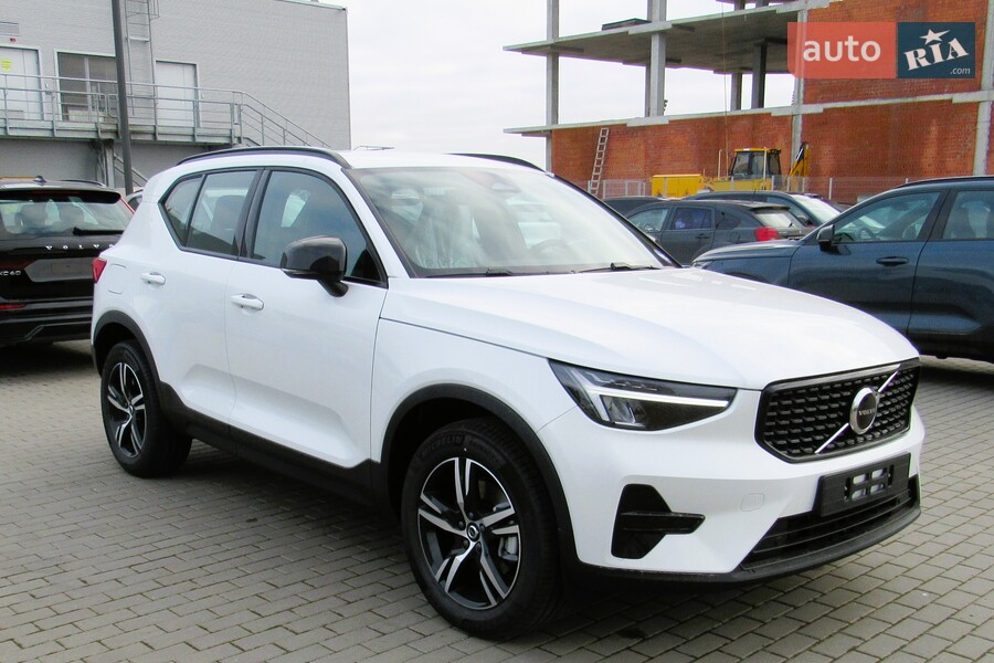 Volvo XC40 - фото 2