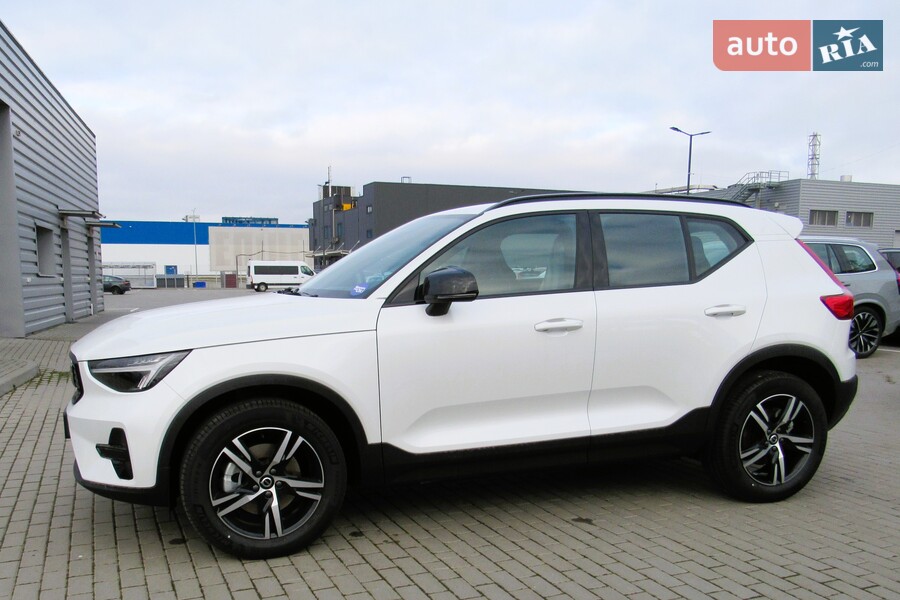 Volvo XC40 - фото 4