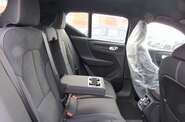 Volvo XC40 - фото 9