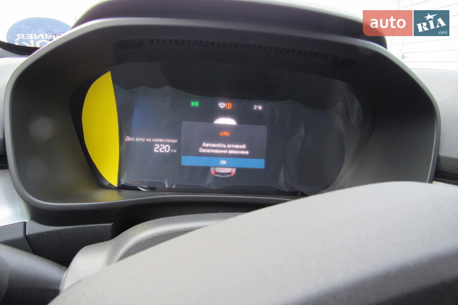 Volvo XC40 - фото 13