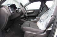 Volvo XC40 - фото 12
