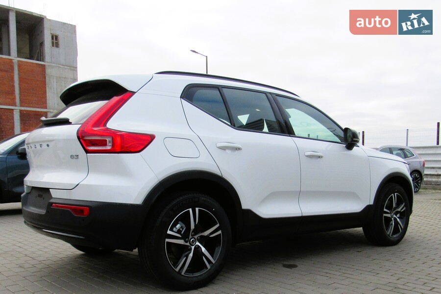 Volvo XC40 - фото 5