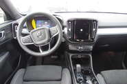 Volvo XC40 - фото 23