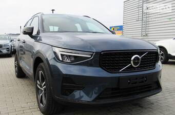 Volvo XC40 2025 Dark Plus