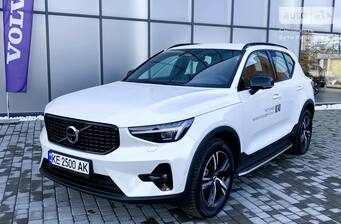 Volvo XC40 2024 Dark Plus