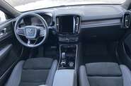 Volvo XC40 - фото 18