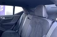 Volvo XC40 - фото 21