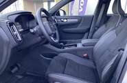 Volvo XC40 - фото 22