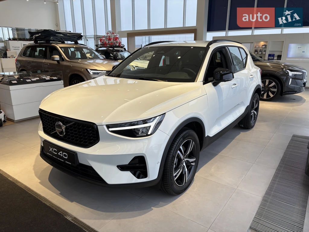 Volvo XC40 Plus Dark