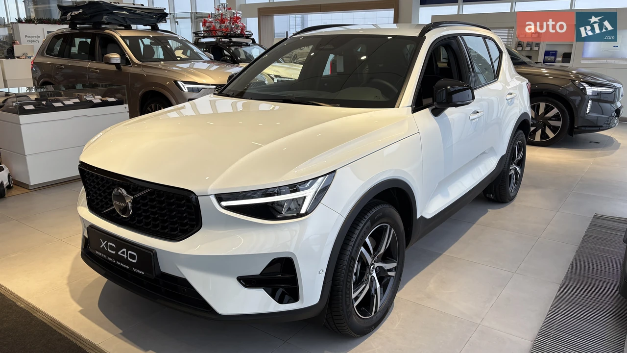 Volvo XC40 Plus Dark