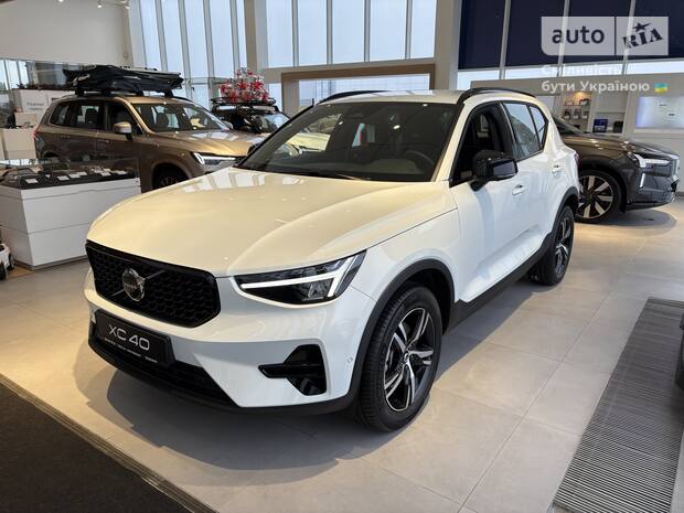 Volvo XC40 2025