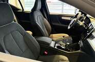Volvo XC40 Plus Dark