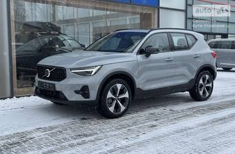 Volvo XC40 2025 Ultra Dark