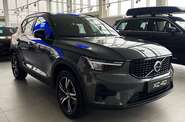 Volvo XC40 - фото 1
