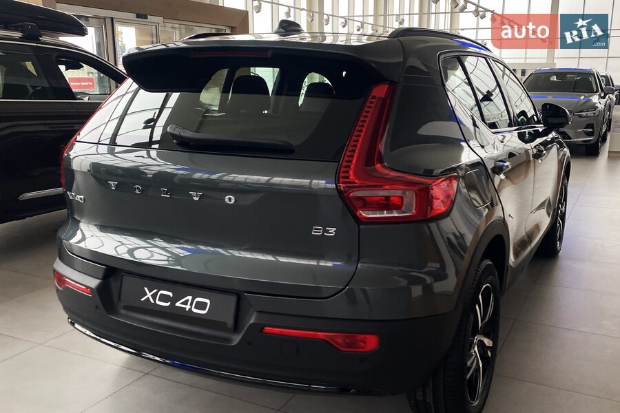Volvo XC40 - фото 6