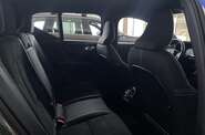 Volvo XC40 - фото 14