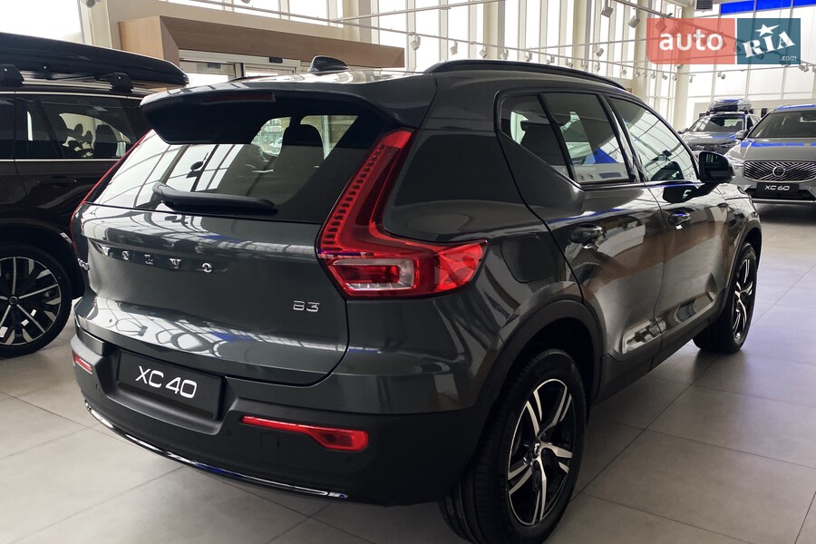 Volvo XC40 - фото 7